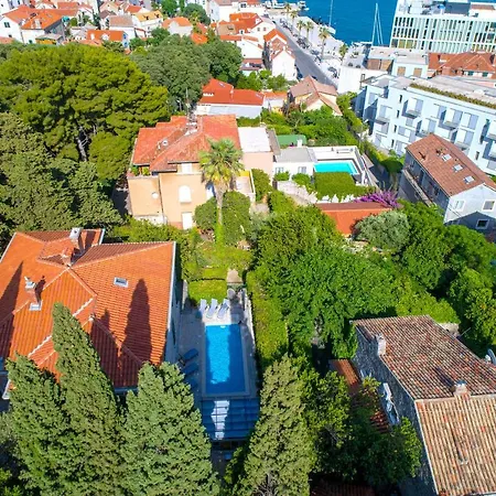 Stone Majestic W Pool - Center Сплит