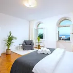 Villa Stone Majestic W Pool - Center *
