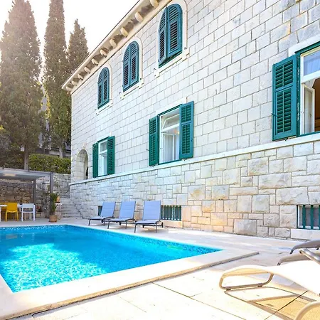 Stone Majestic W Pool - Center Villa Split