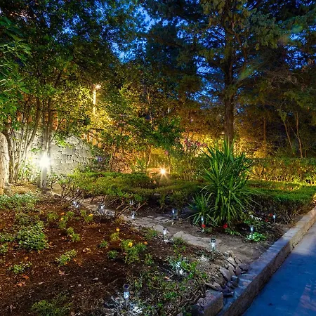 Stone Majestic W Pool - Center Willa Split