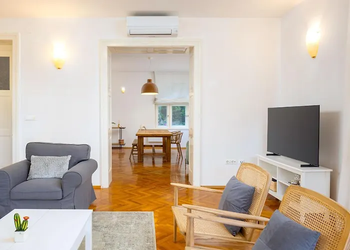 Stone Majestic W Pool - Center * 斯普利特